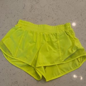 Lululemon Hotty Hot Low Rise Short 2.5"